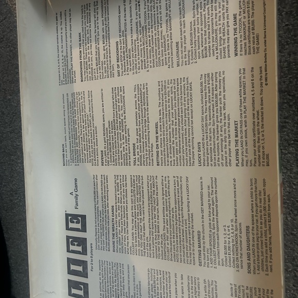 The Game of Life Family Board Game - 1991 Edition - Picture 4 of 6